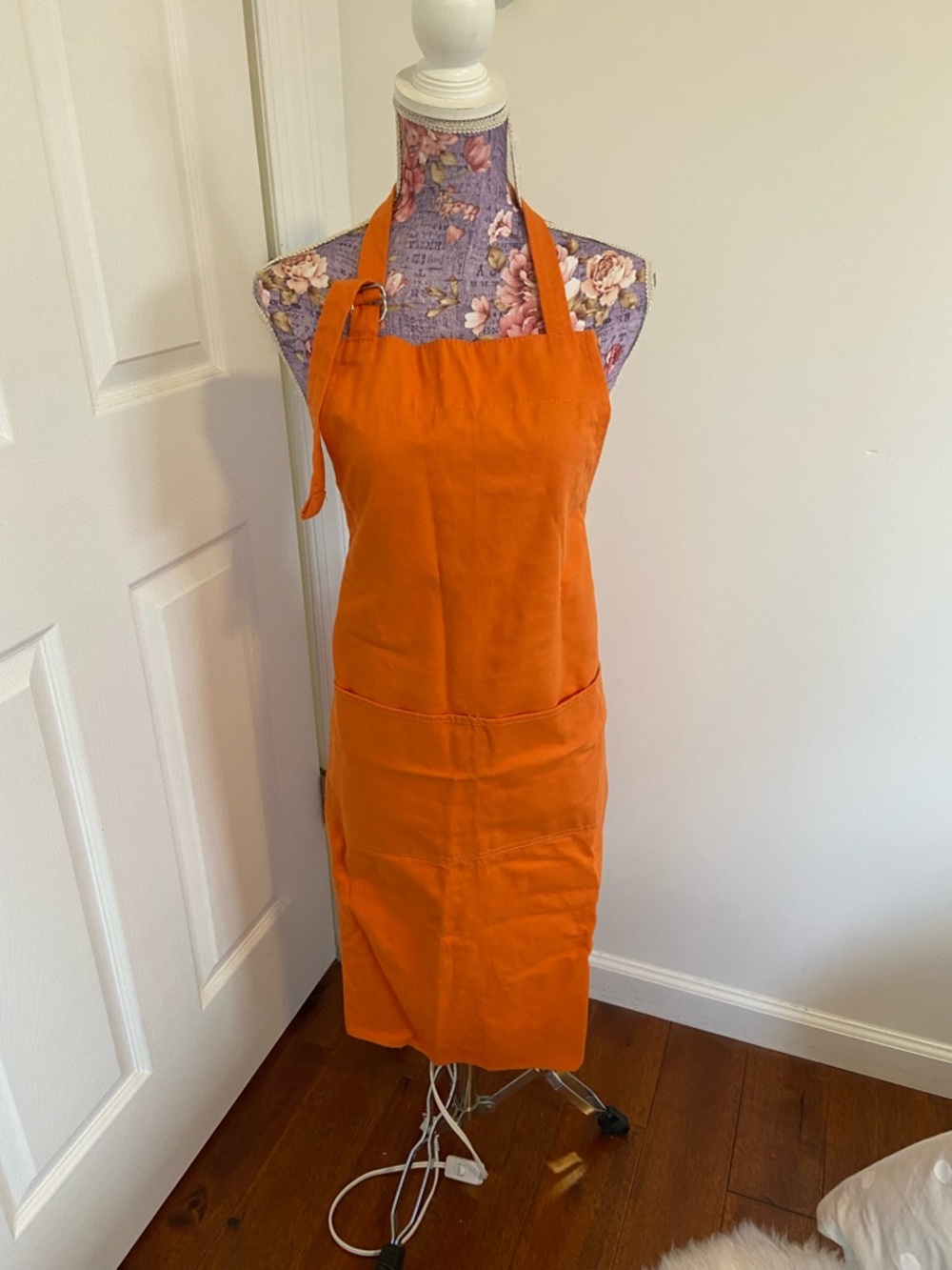Williams Sonoma orange heavy duty apron